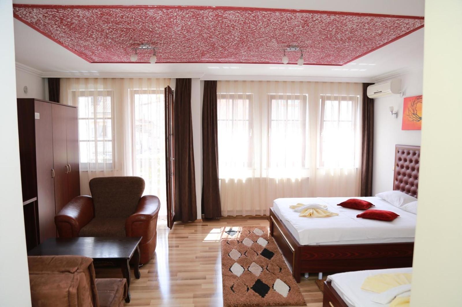 Hotel Venisi Πρίζρεν Εξωτερικό φωτογραφία
